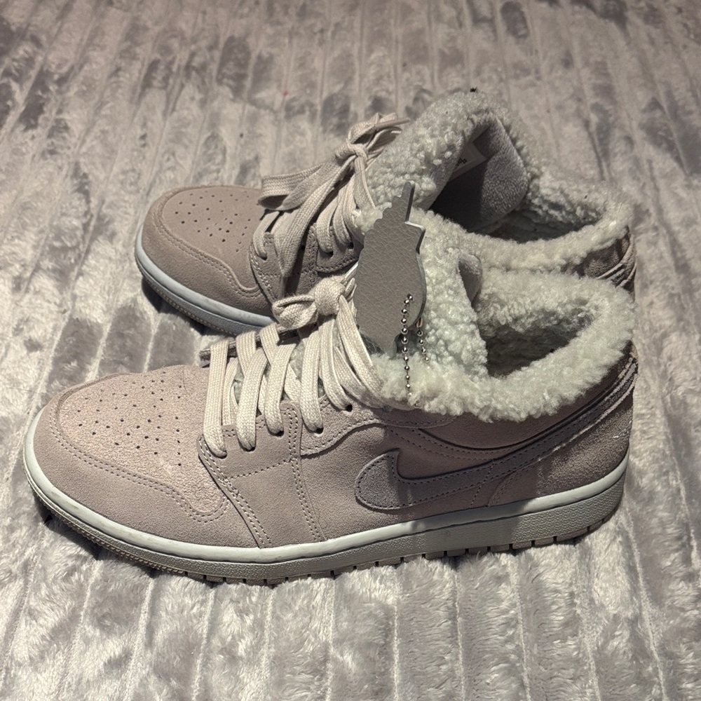 Air Jordan 1 Low SE Sherpa Fleece Women's